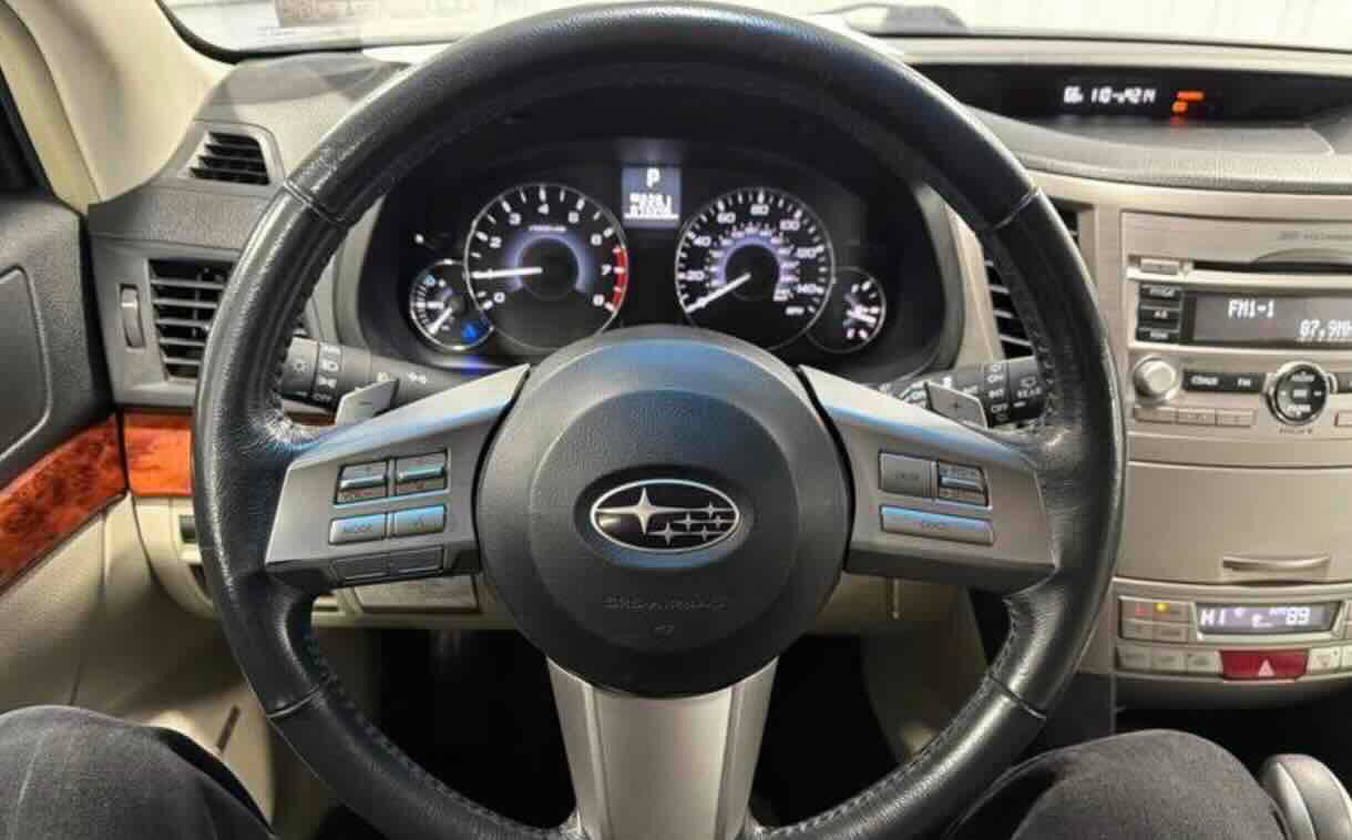 Subaru Outback 2.5i Limited 2011