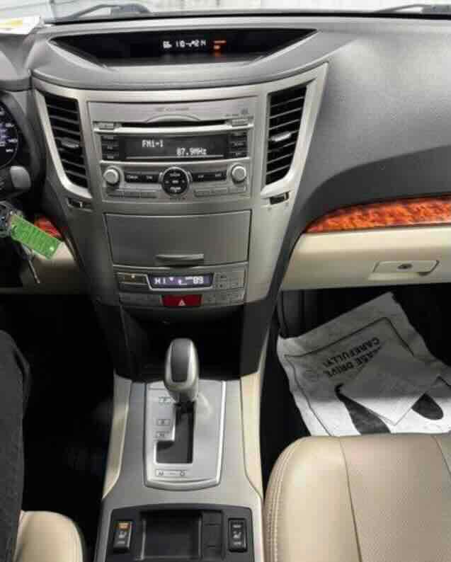 Subaru Outback 2.5i Limited 2011