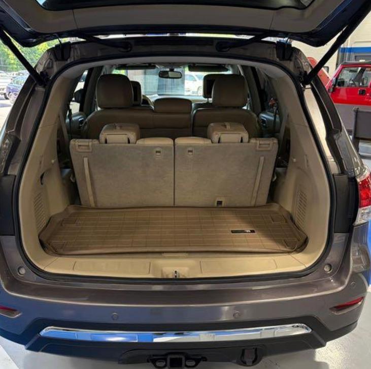 Nissan Pathfinder Platinum 4WD 2013