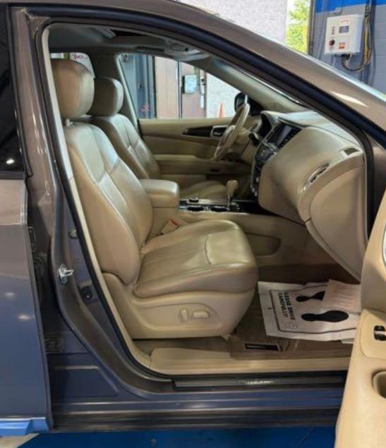 Nissan Pathfinder Platinum 4WD 2013