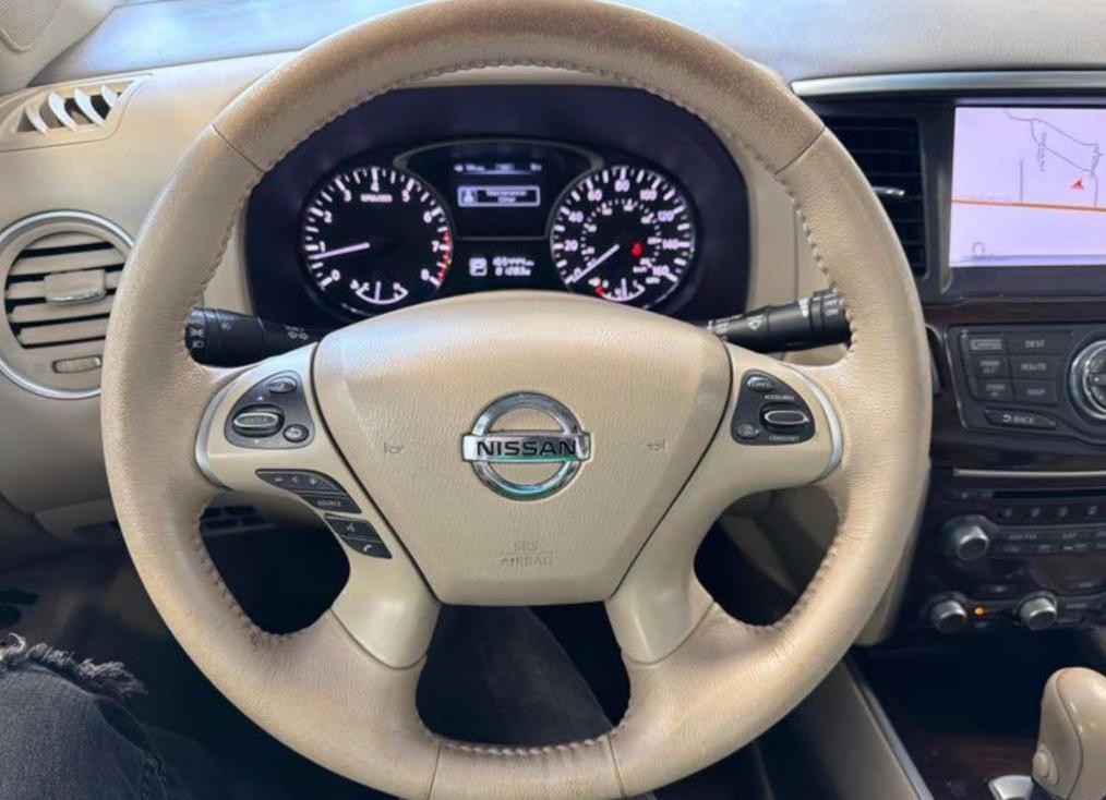 Nissan Pathfinder Platinum 4WD 2013
