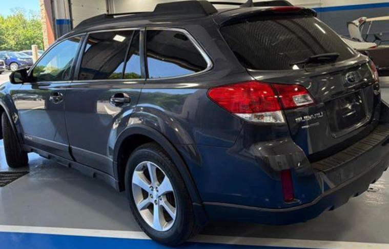 Subaru Outback 2.5i Limited 2013
