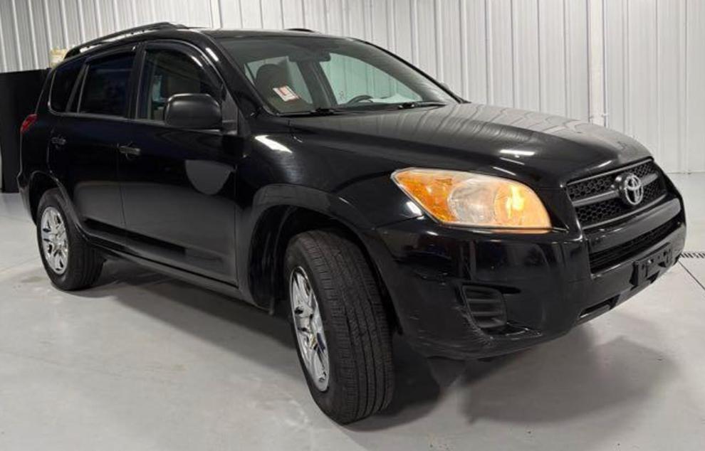 Toyota RAV4 Base I4 4WD 2011
