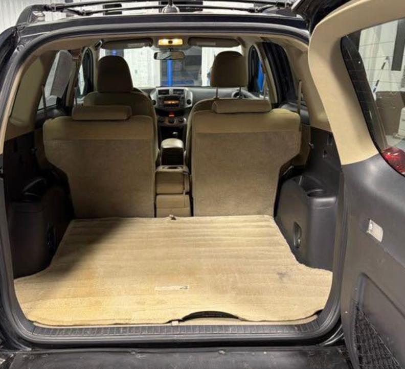 Toyota RAV4 Base I4 4WD 2011