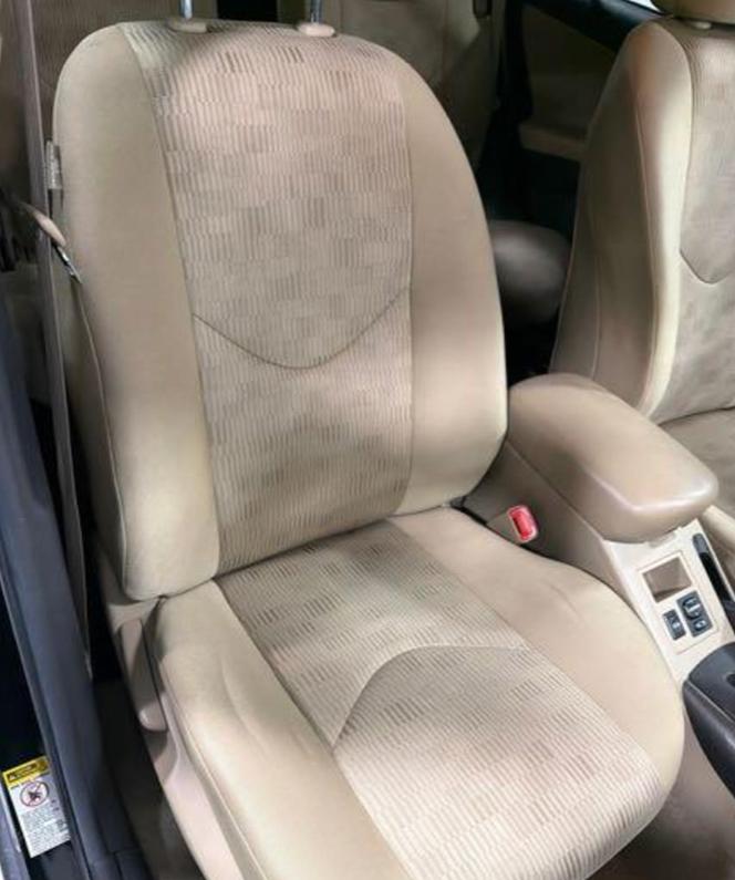 Toyota RAV4 Base I4 4WD 2011