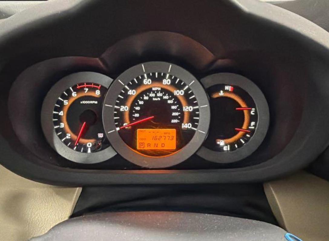 Toyota RAV4 Base I4 4WD 2011