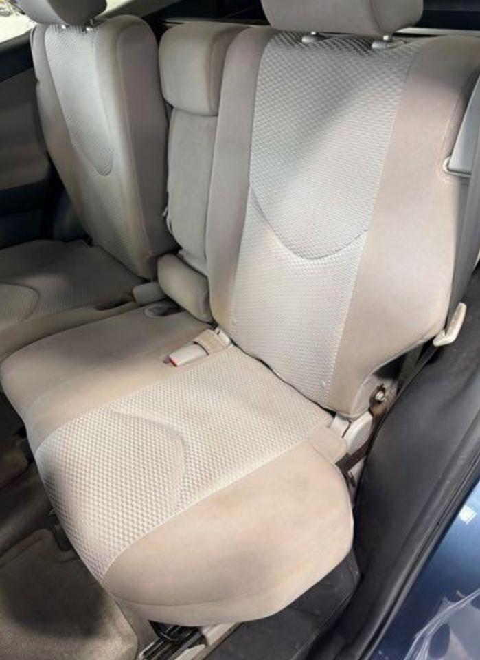 Toyota RAV4 Base I4 4WD 2012