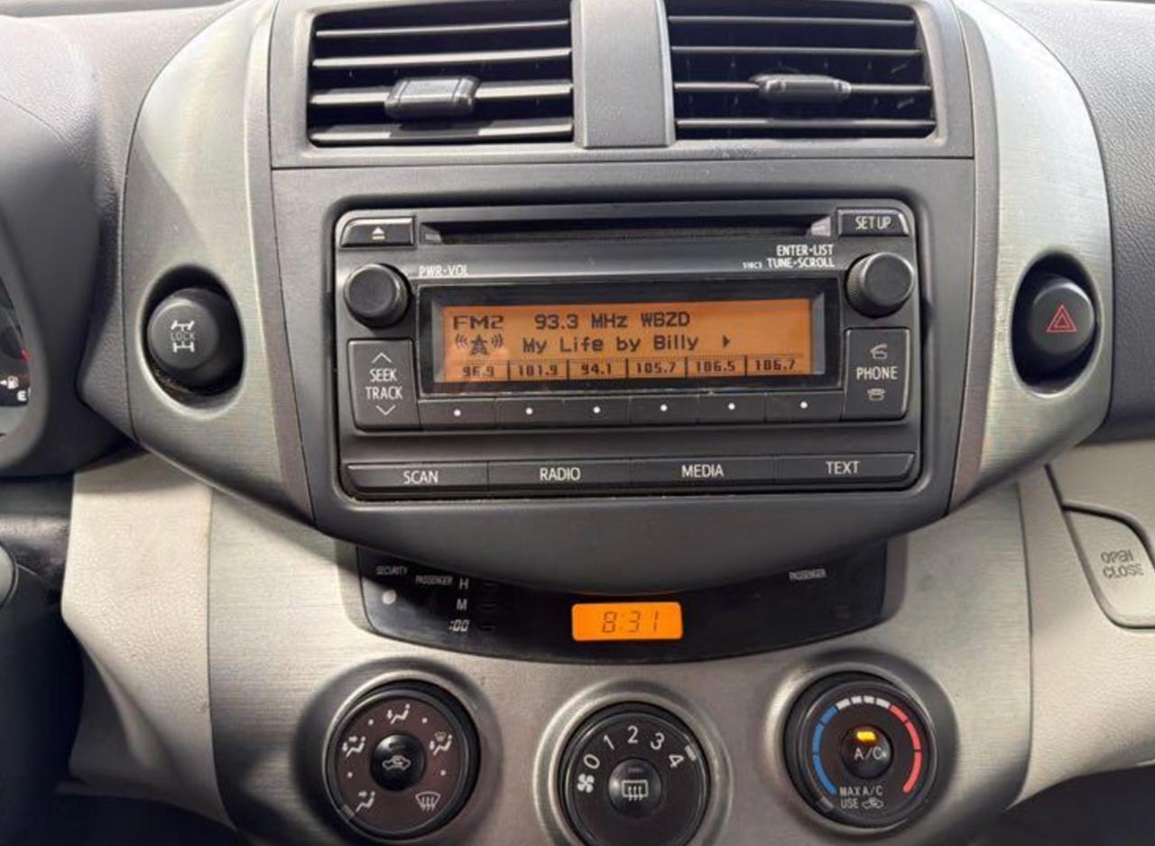 Toyota RAV4 Base I4 4WD 2012