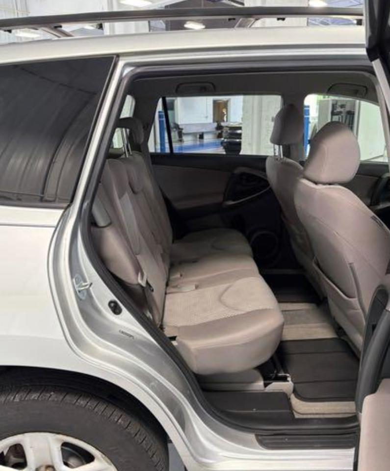 Toyota RAV4 Base I4 4WD 2008