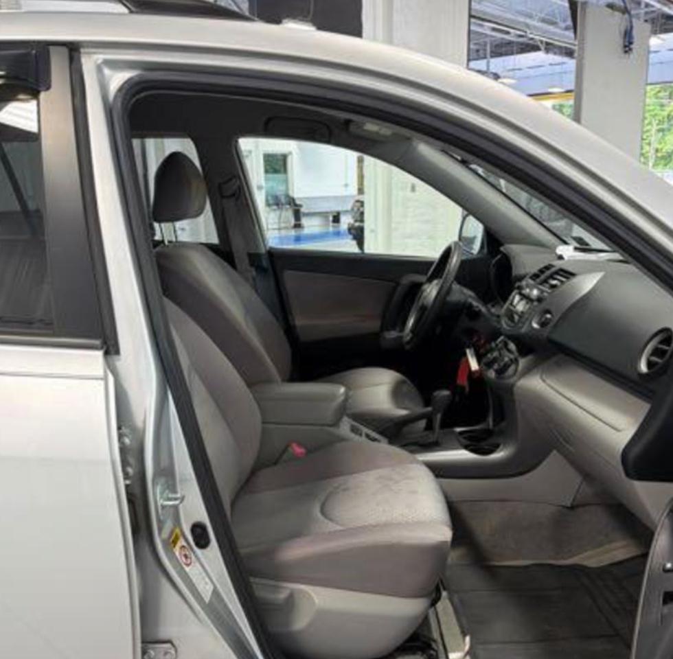 Toyota RAV4 Base I4 4WD 2008
