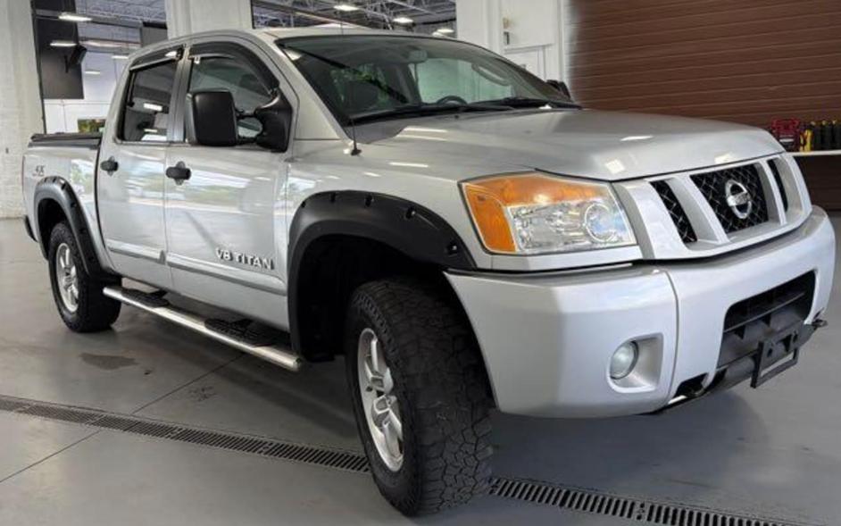 Nissan Titan XE Crew Cab 4WD SWB 2009