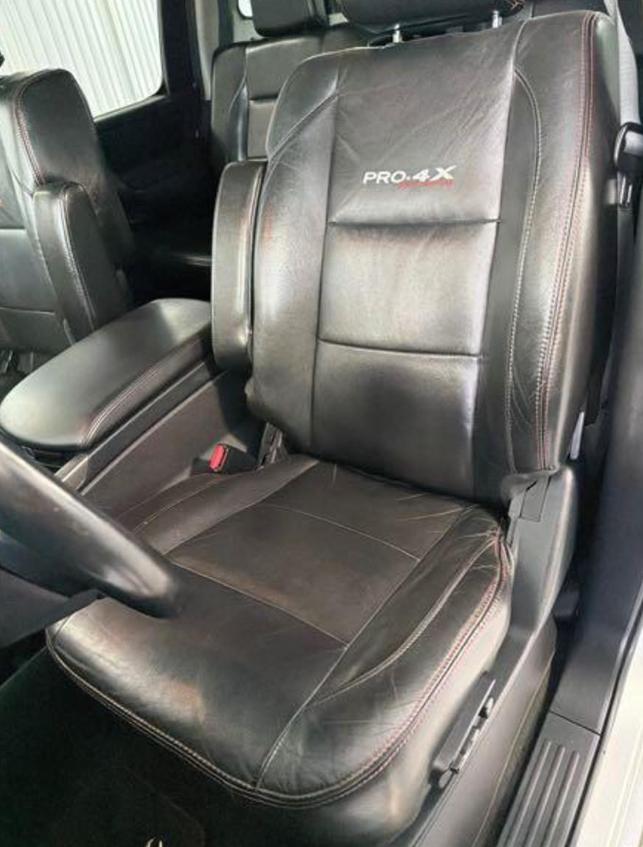 Nissan Titan XE Crew Cab 4WD SWB 2009