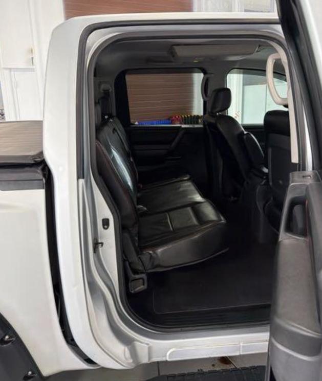 Nissan Titan XE Crew Cab 4WD SWB 2009