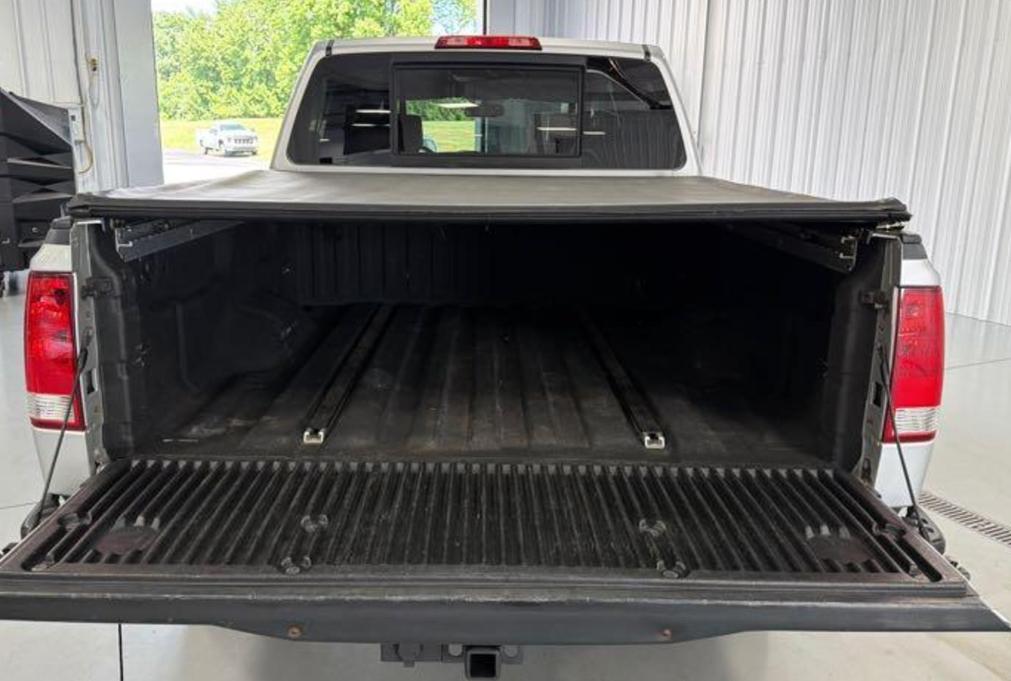 Nissan Titan XE Crew Cab 4WD SWB 2009