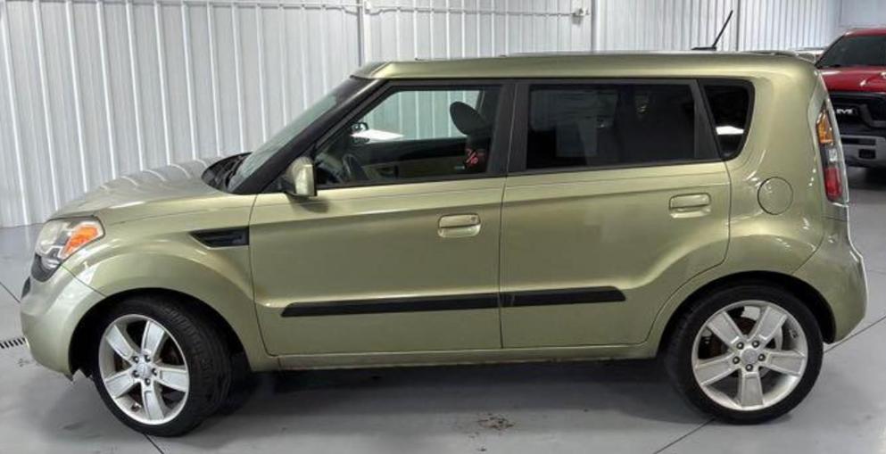 Kia Soul + 2010