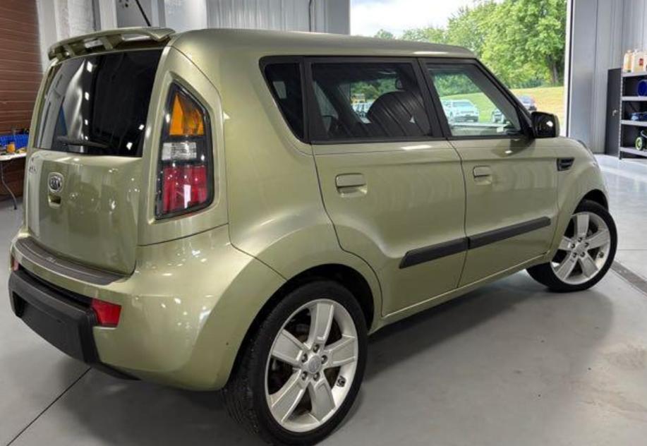 Kia Soul + 2010