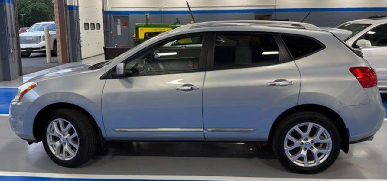 Nissan Rogue SV AWD 2011