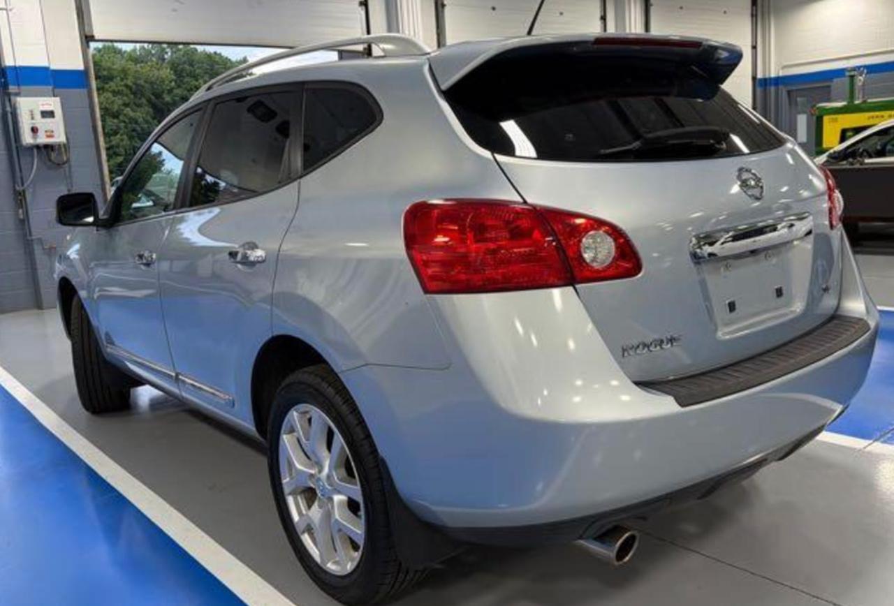 Nissan Rogue SV AWD 2011