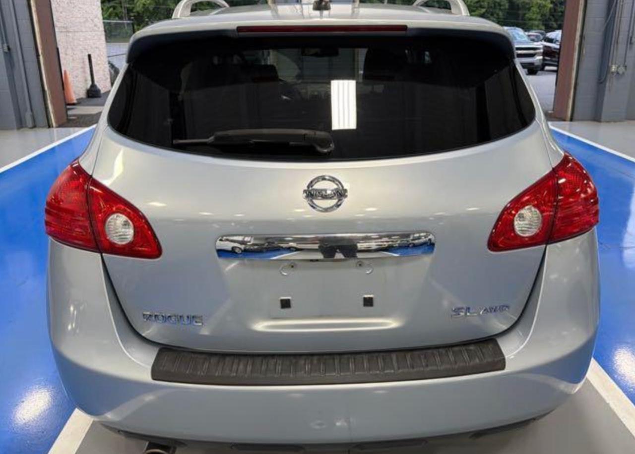 Nissan Rogue SV AWD 2011