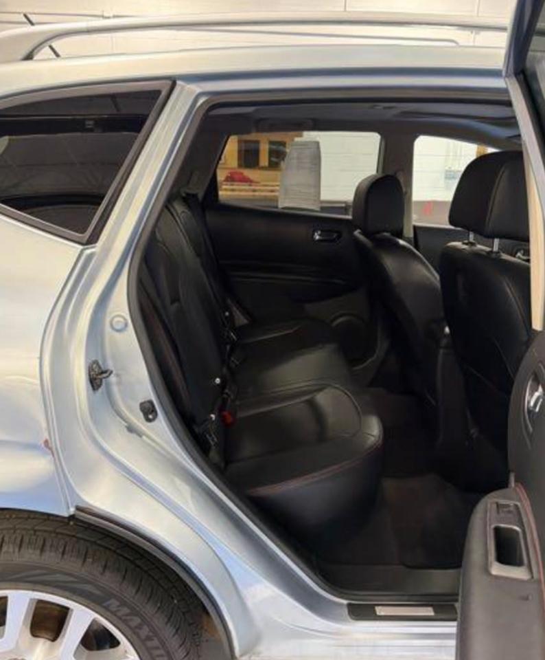 Nissan Rogue SV AWD 2011