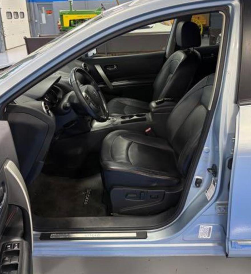 Nissan Rogue SV AWD 2011