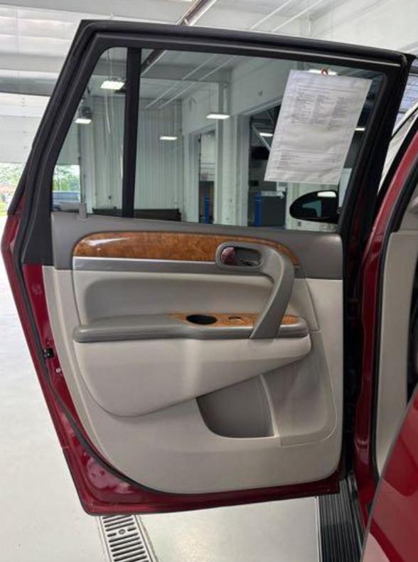 Buick Enclave Leather AWD 2012