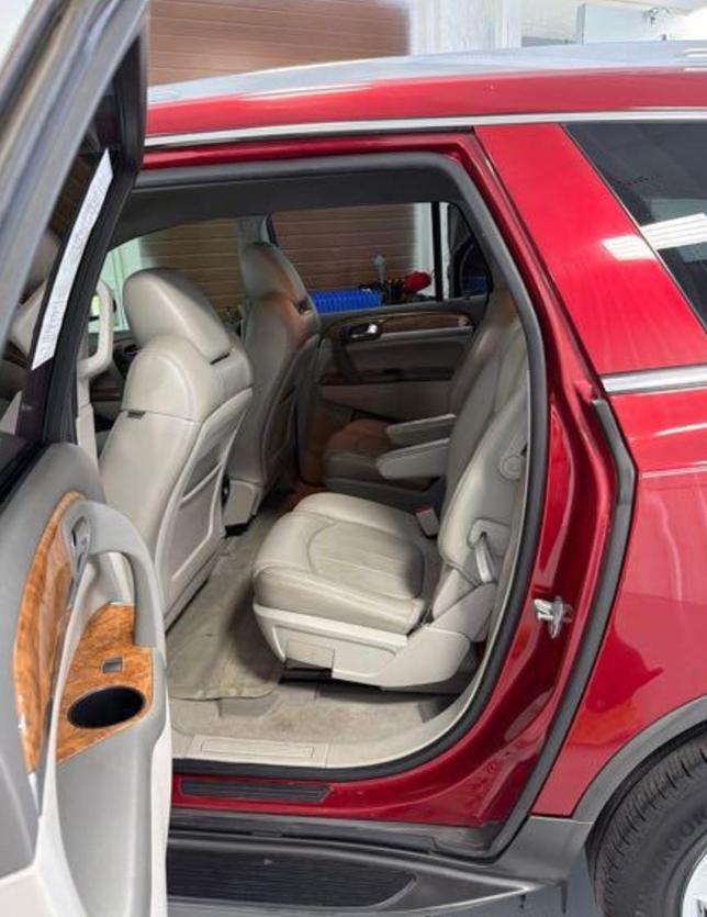 Buick Enclave Leather AWD 2012
