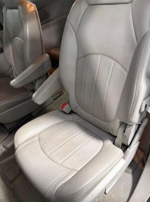 Buick Enclave Leather AWD 2012