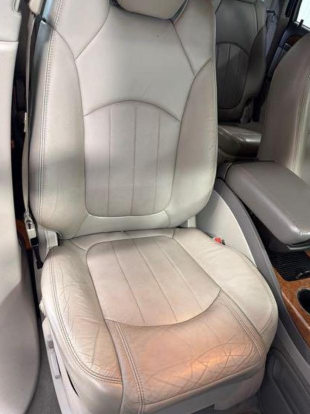 Buick Enclave Leather AWD 2012