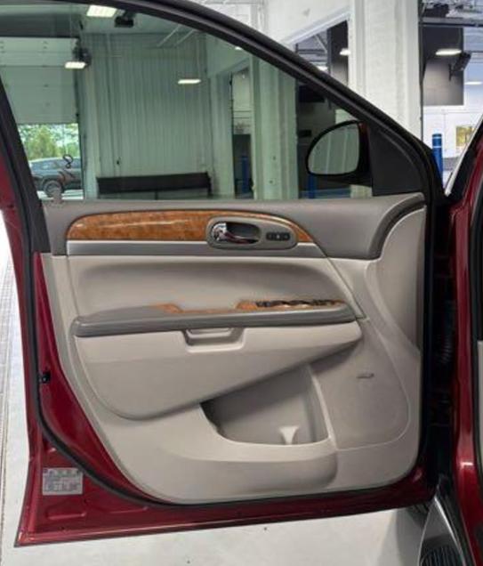 Buick Enclave Leather AWD 2012