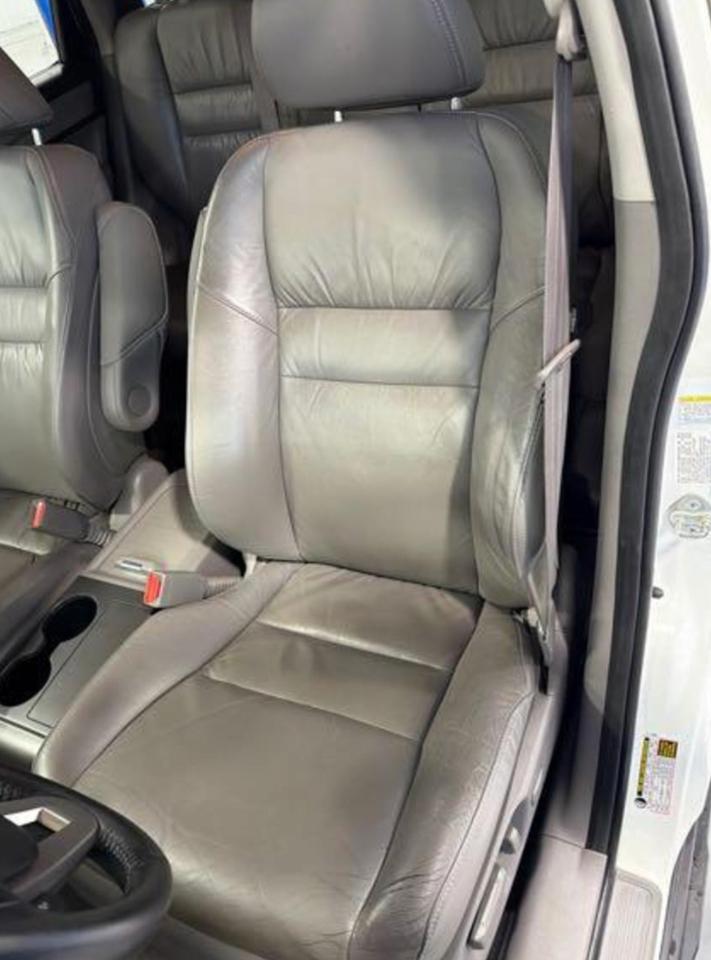 Honda CR-V EX-L 4WD with Navigation 2010