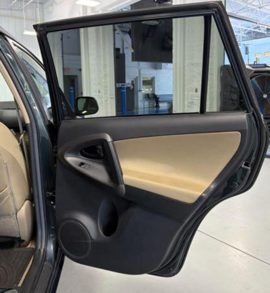 Toyota RAV4 4WD 2012