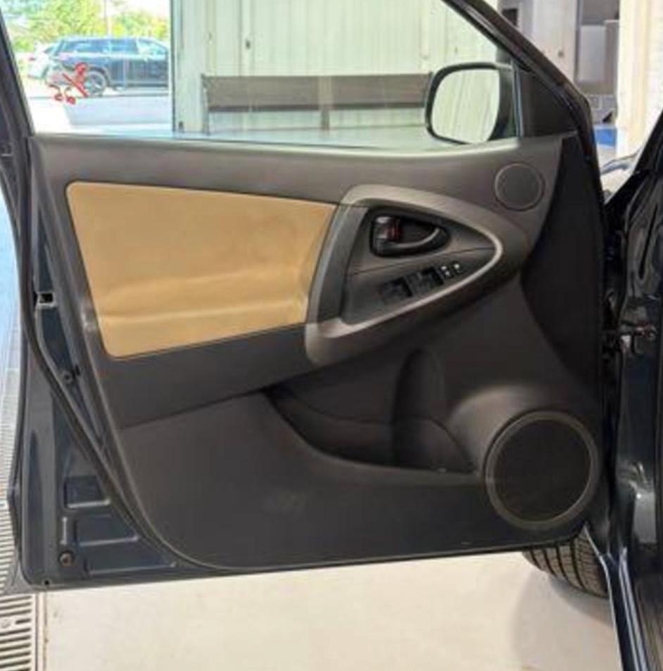 Toyota RAV4 4WD 2012