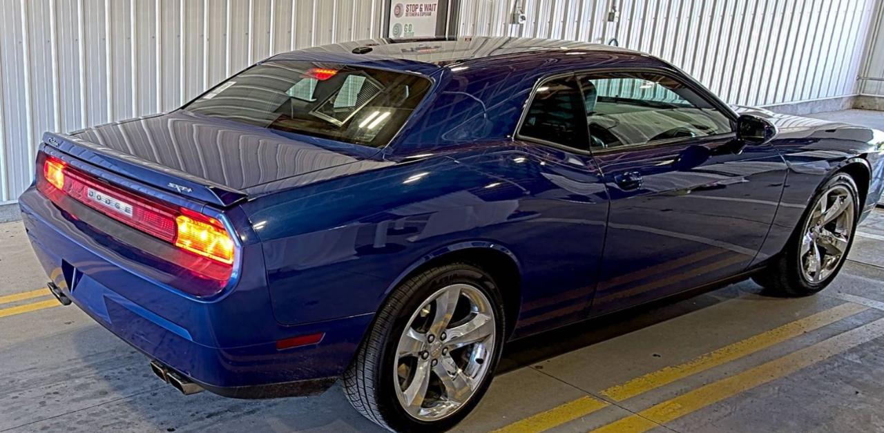 Dodge Challenger SXT Plus 2012