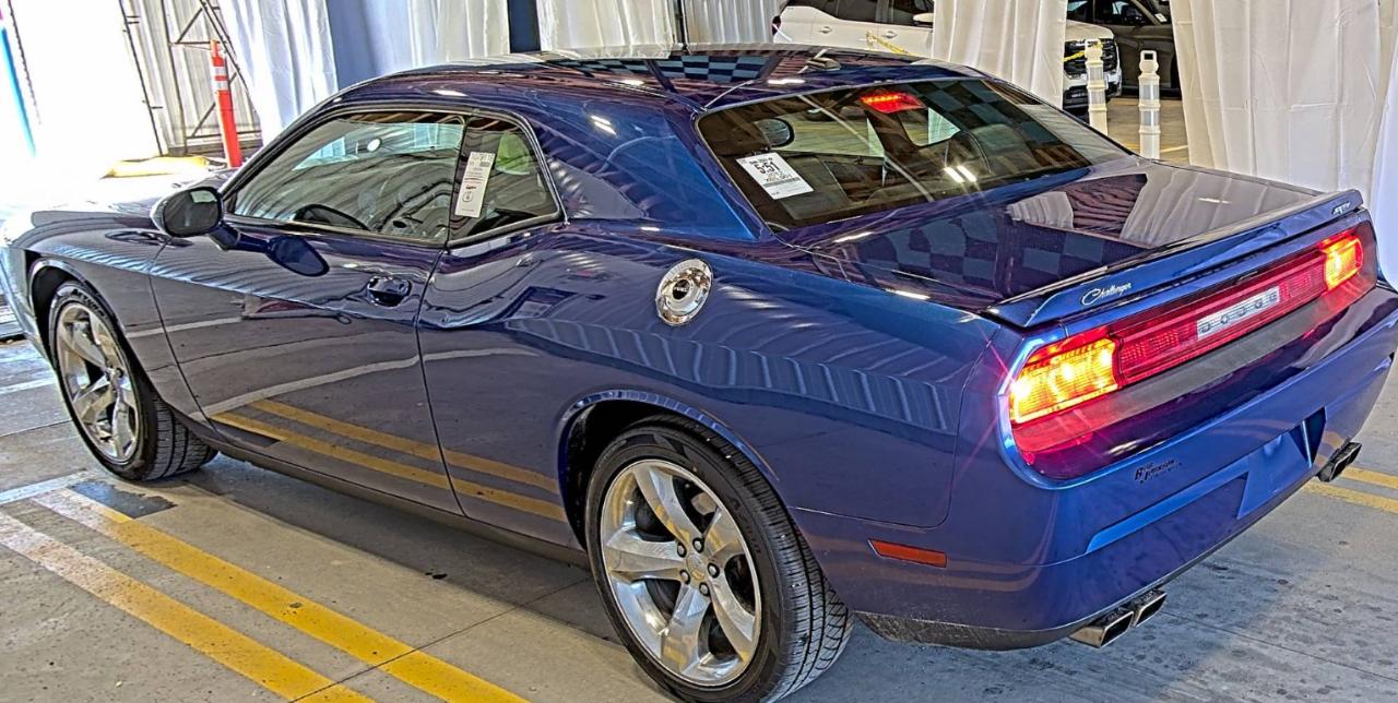 Dodge Challenger SXT Plus 2012
