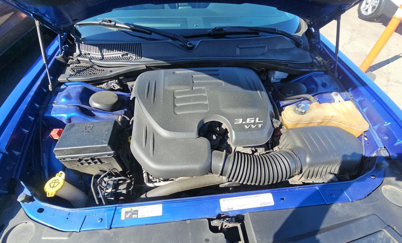 Dodge Challenger SXT Plus 2012