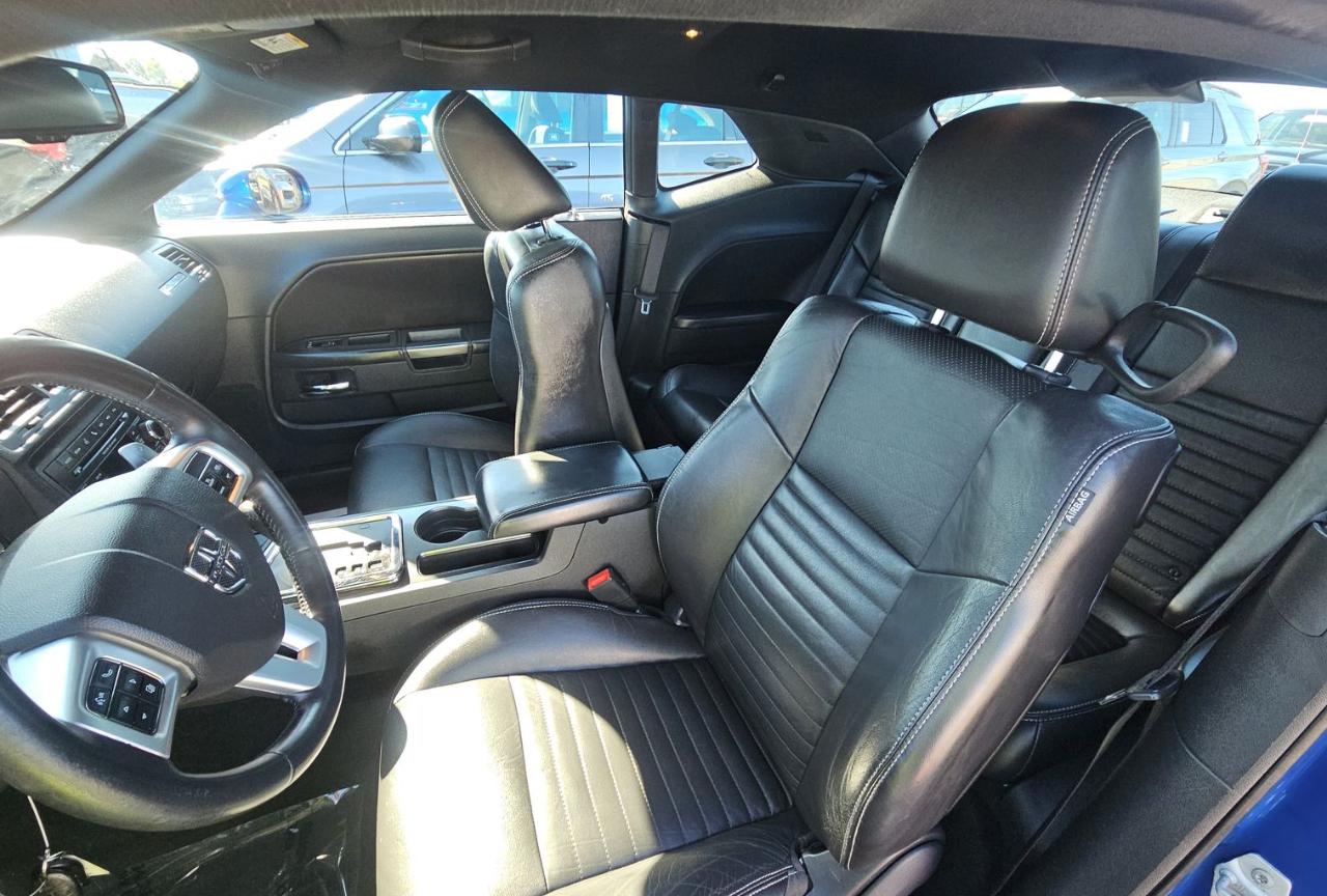 Dodge Challenger SXT Plus 2012