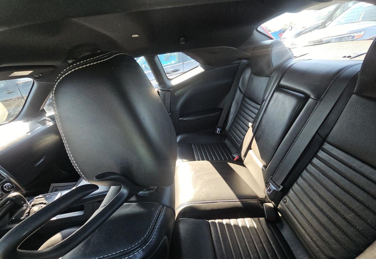 Dodge Challenger SXT Plus 2012