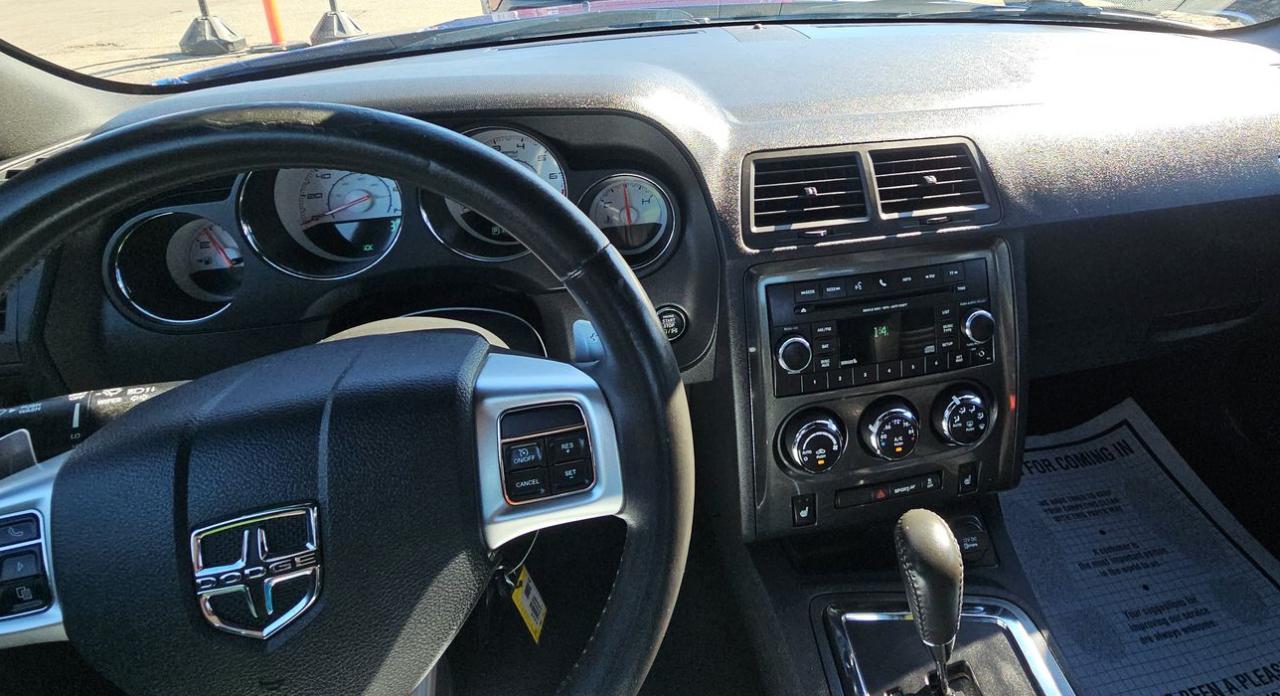 Dodge Challenger SXT Plus 2012