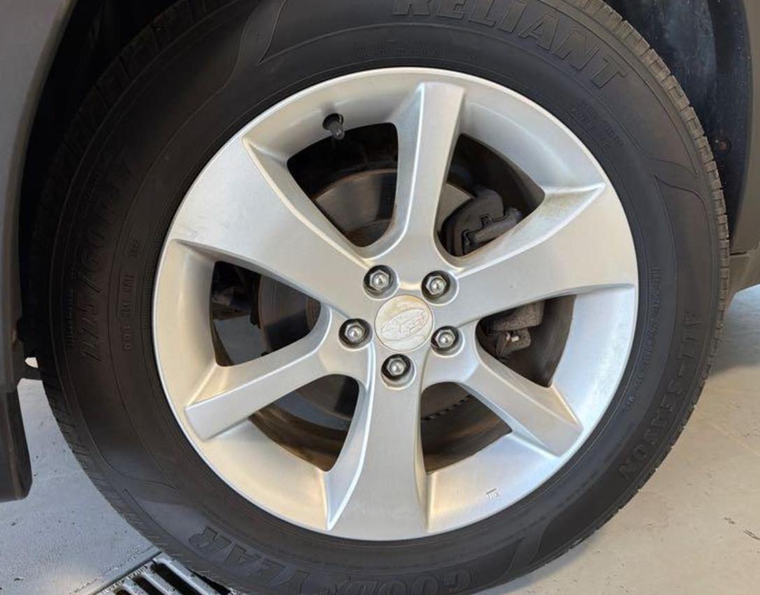 Subaru Outback 2.5i Premium 2013