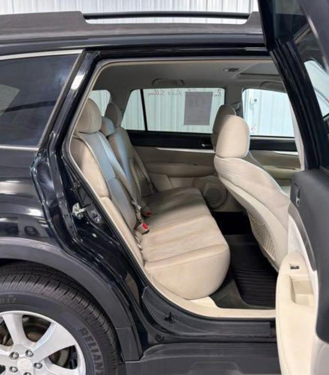 Subaru Outback 2.5i Premium 2013