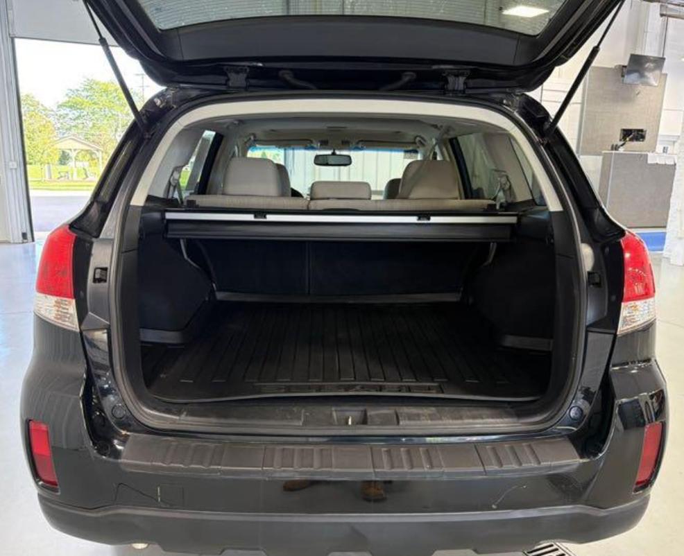 Subaru Outback 2.5i Premium 2013