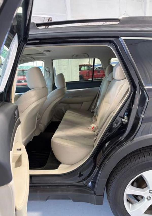 Subaru Outback 2.5i Premium 2013