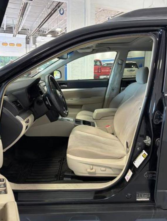 Subaru Outback 2.5i Premium 2013