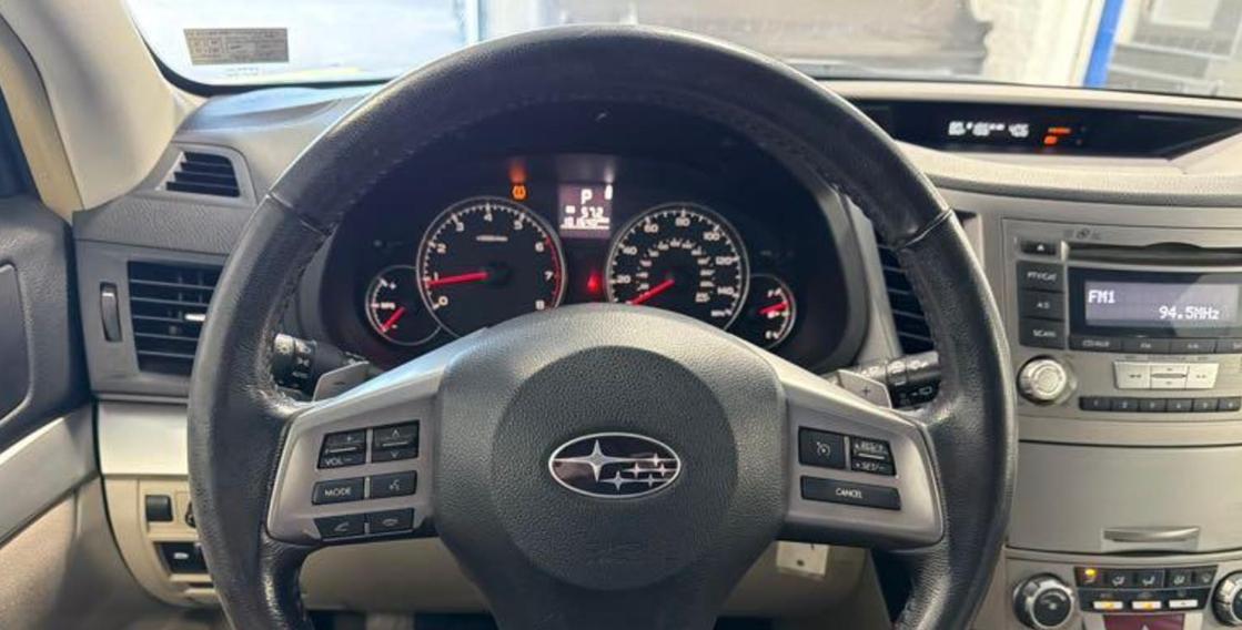 Subaru Outback 2.5i Premium 2013