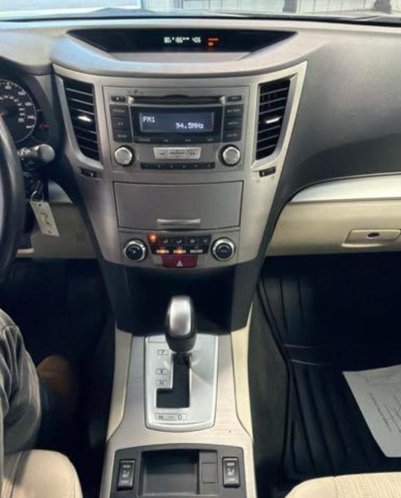 Subaru Outback 2.5i Premium 2013
