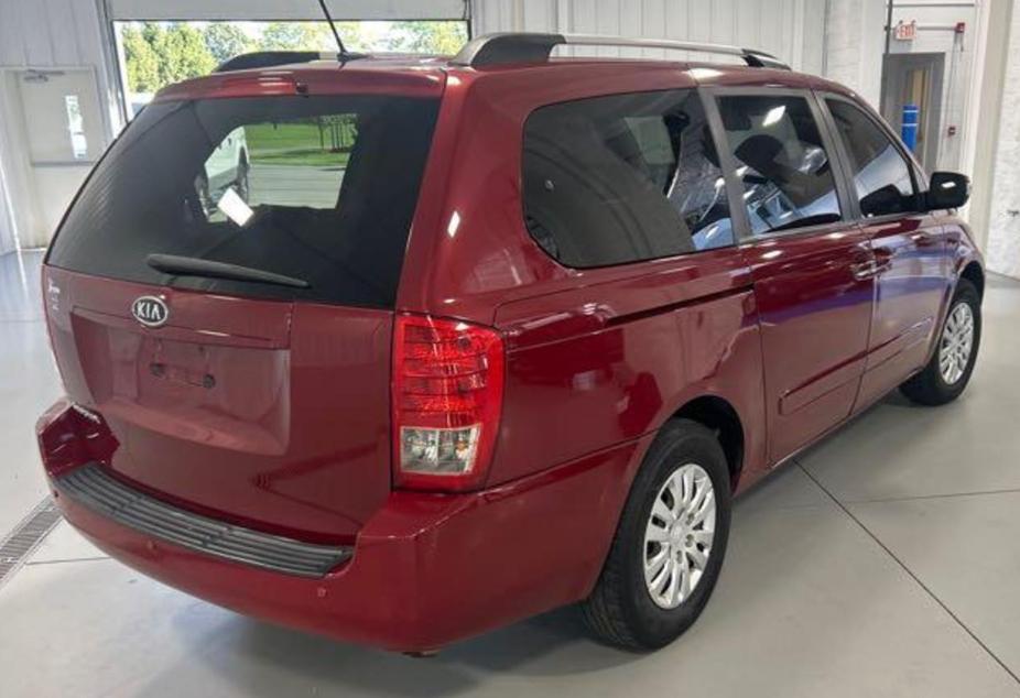 Kia Sedona LX LWB 2012