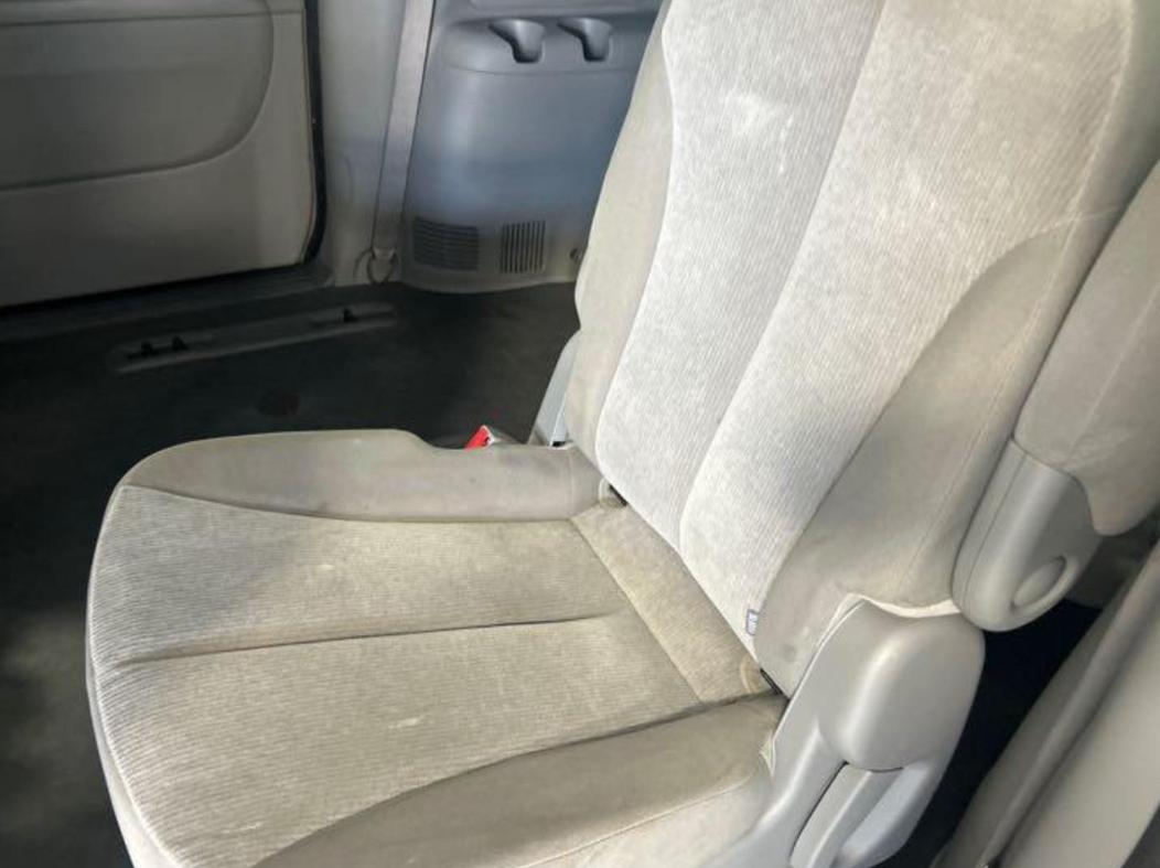 Kia Sedona LX LWB 2012