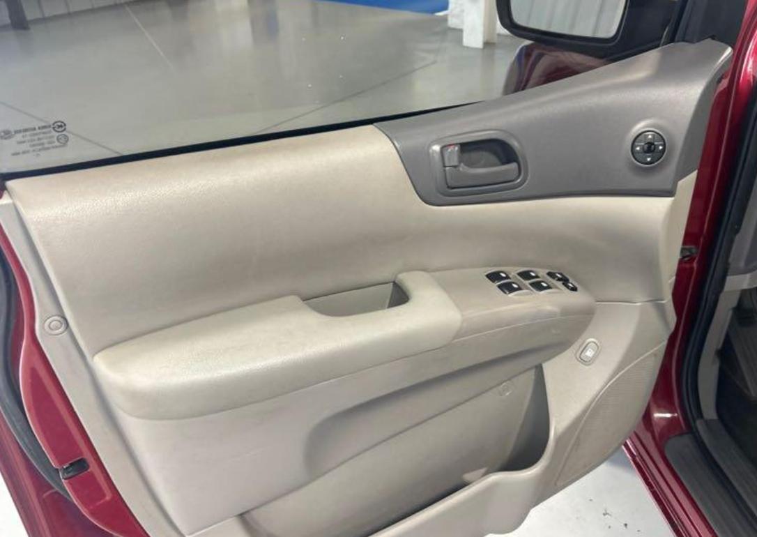 Kia Sedona LX LWB 2012