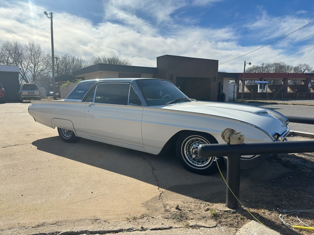 1963 Ford Thunderbird 